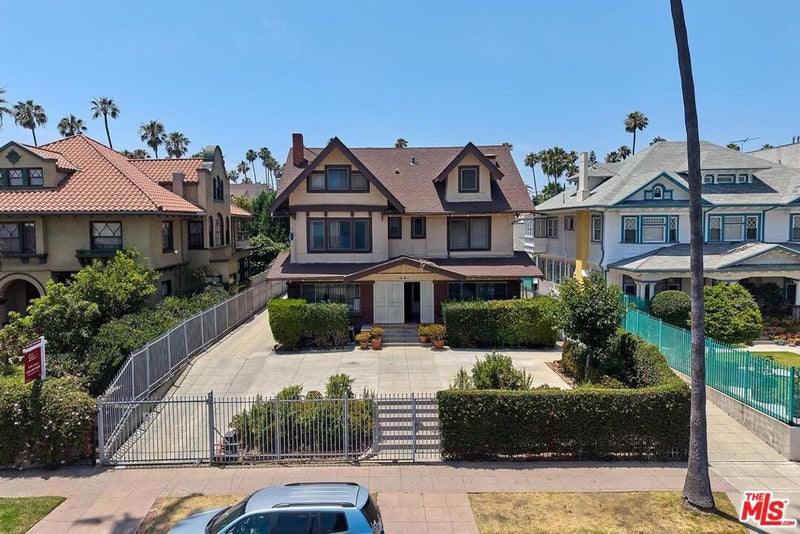 1041 Elden Avenue