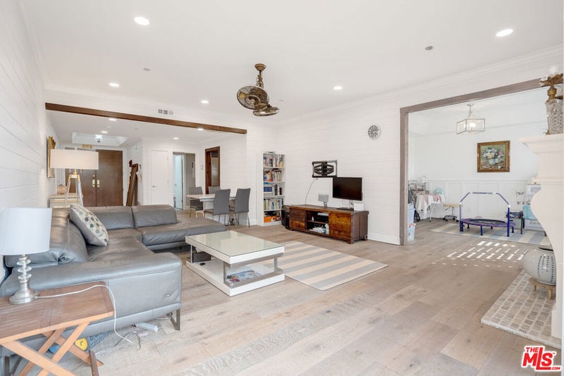 125 N Gale Drive 205