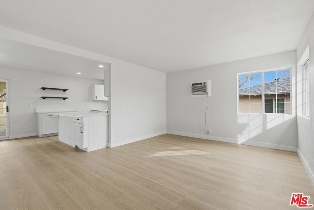 321 E Avenue R11