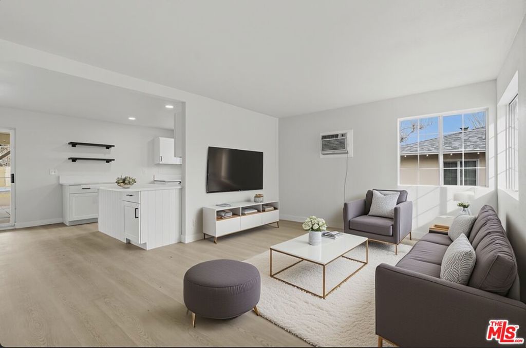 321 E Avenue R11