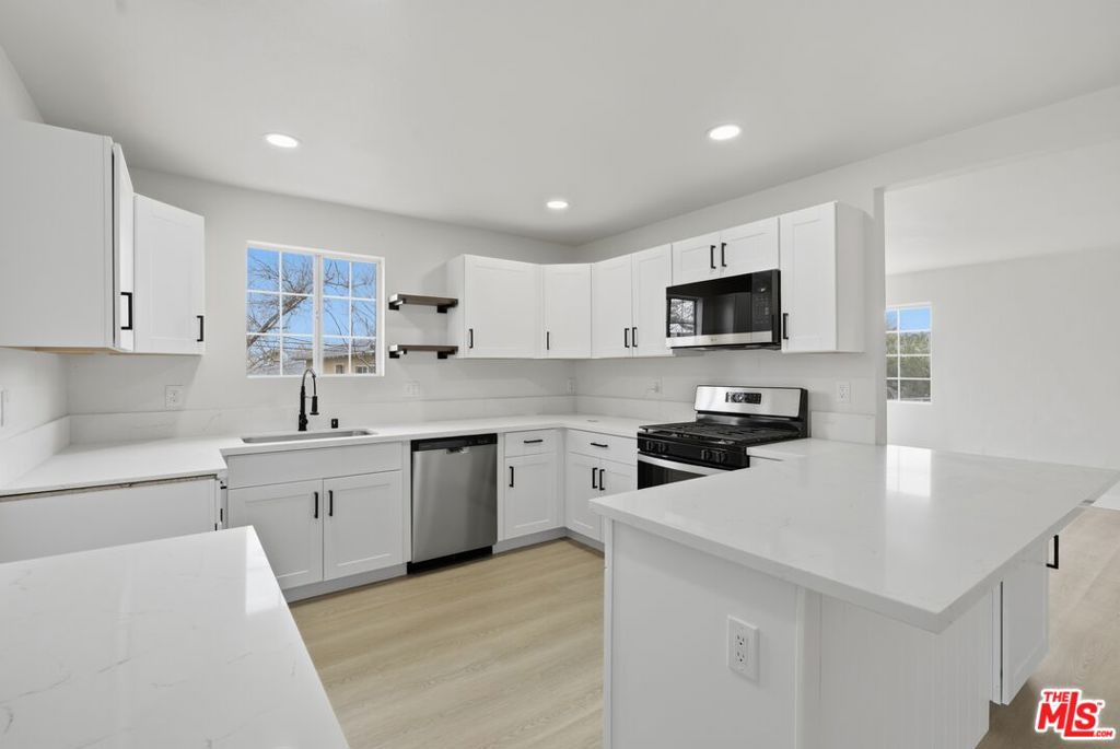 321 E Avenue R11