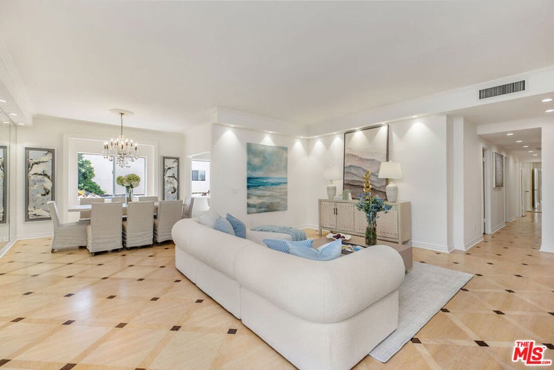 121 S Palm Drive 403
