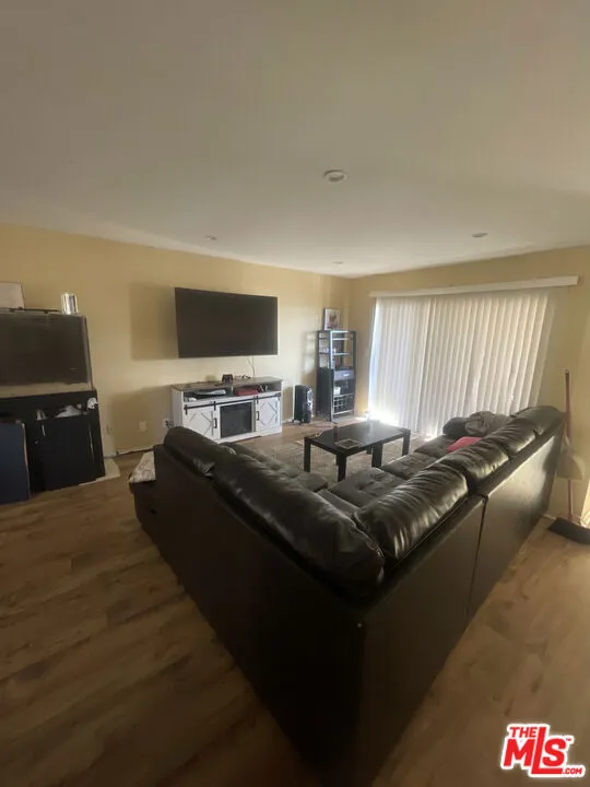 Gardena, California 90247, United States, 2 Bedrooms Bedrooms, ,3 BathroomsBathrooms,Residential,Active,130201