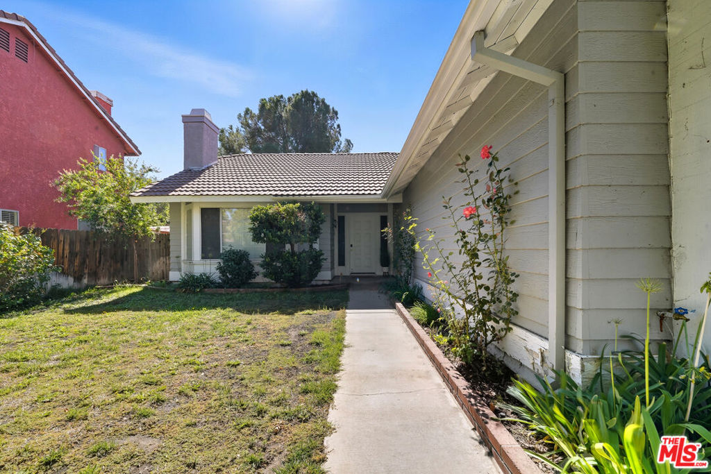 2048 E Avenue R10