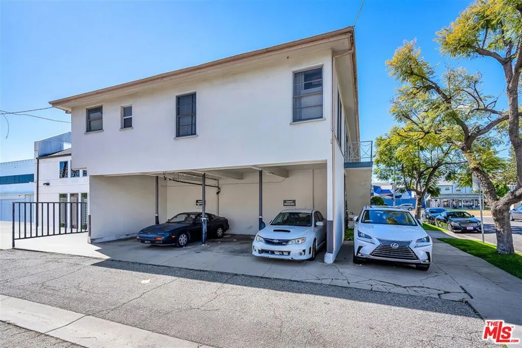 Los Angeles, California 90035, United States, 1 Bedroom Bedrooms, ,1 BathroomBathrooms,Residential,Active,121326