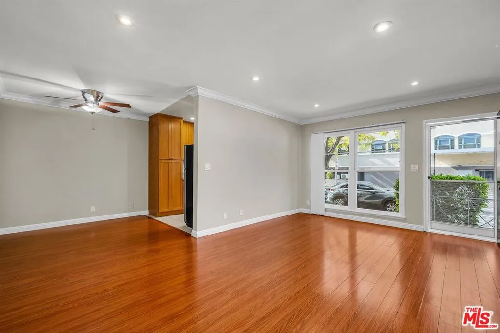 Los Angeles, California 90035, United States, 1 Bedroom Bedrooms, ,1 BathroomBathrooms,Residential,Active,121326