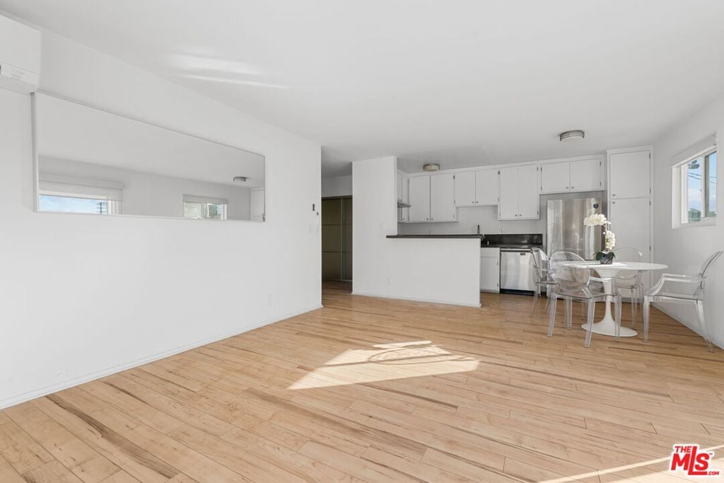 10 19th Avenue 9