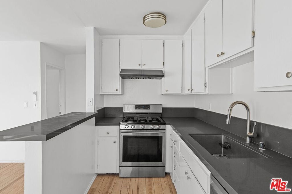 10 19th Avenue 9