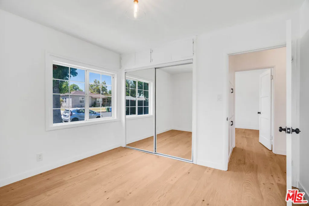 Tarzana, California 91335, United States, 3 Bedrooms Bedrooms, ,2 BathroomsBathrooms,Residential,Active,192303