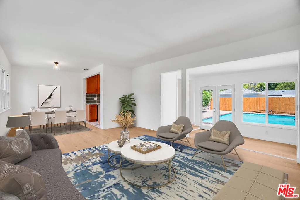 Tarzana, California 91335, United States, 3 Bedrooms Bedrooms, ,2 BathroomsBathrooms,Residential,Active,192303