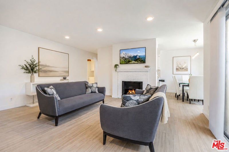 404 San Vicente Boulevard 204