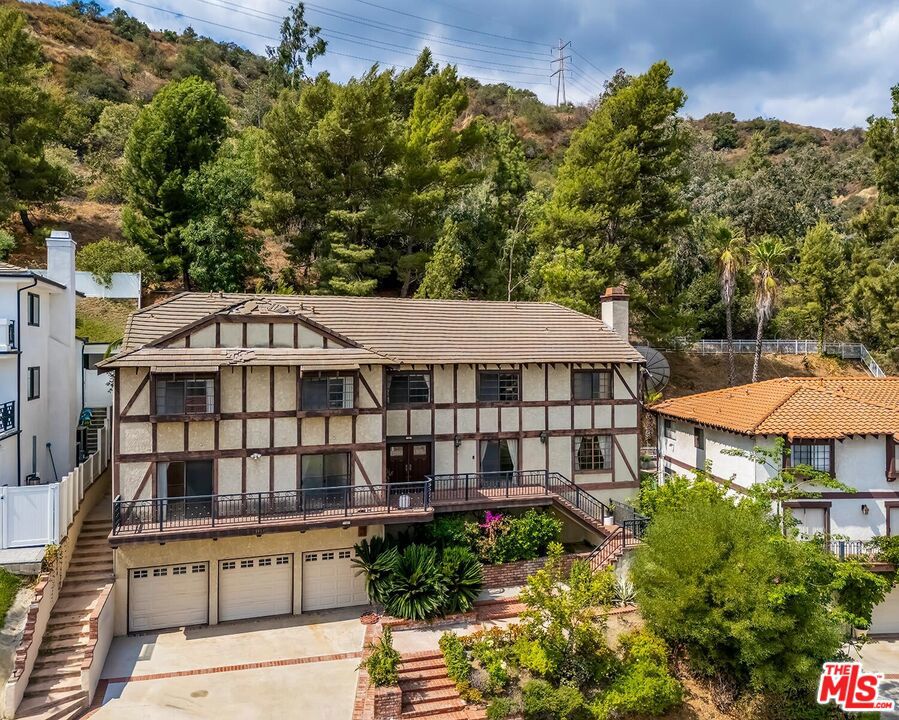 3417 Oakmont View Drive
