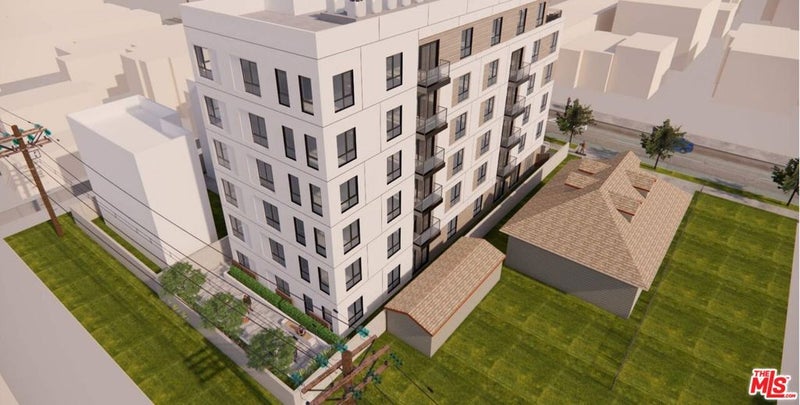 1158 W 37th Place