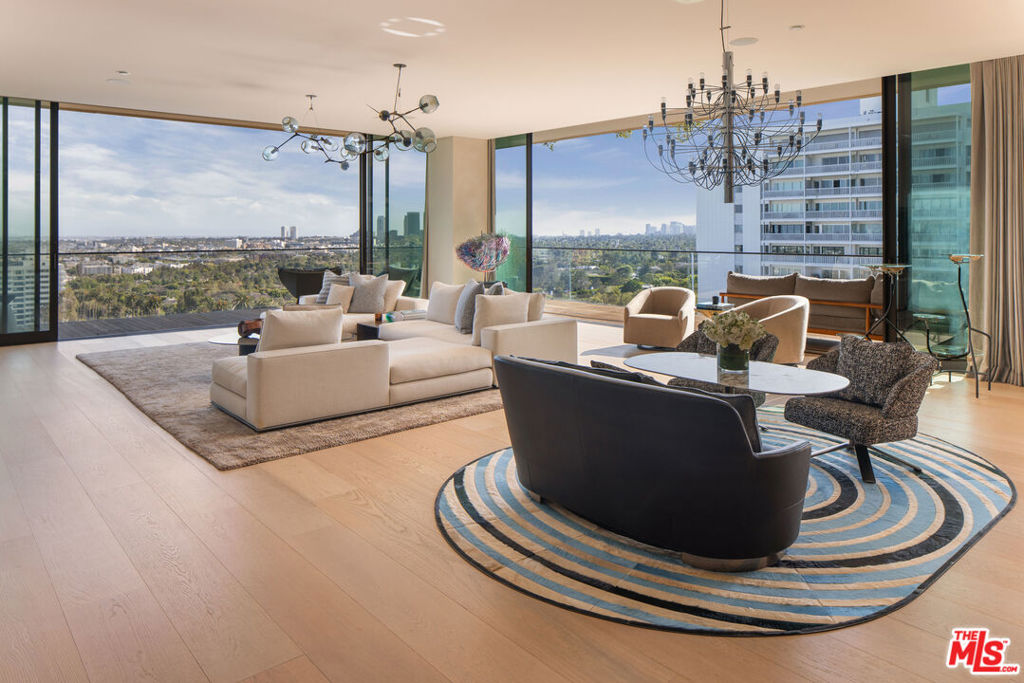 9040 W Sunset Boulevard 905