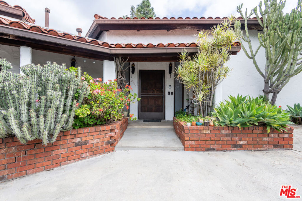 1458 Sutherland Street