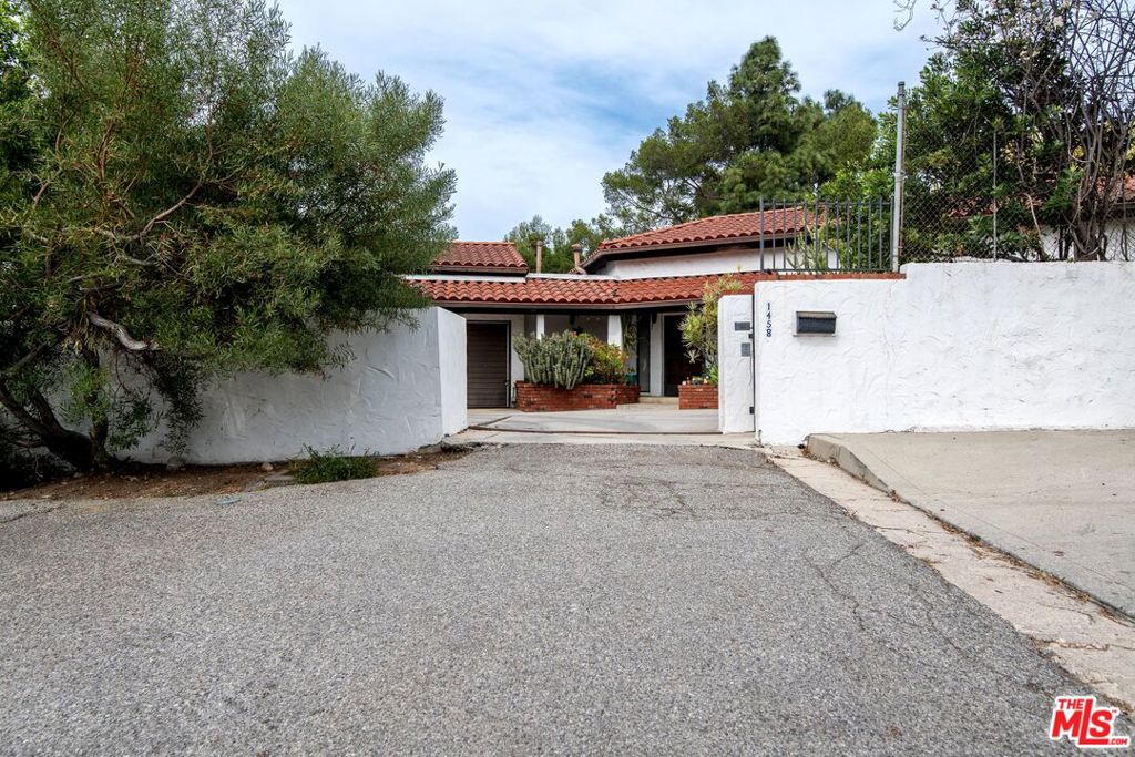 1458 Sutherland Street