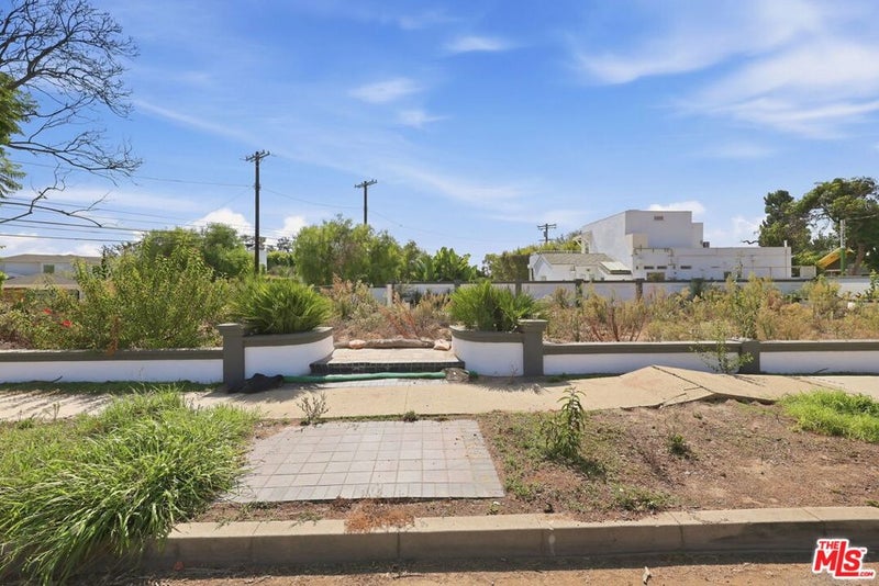 875 Chautauqua Boulevard