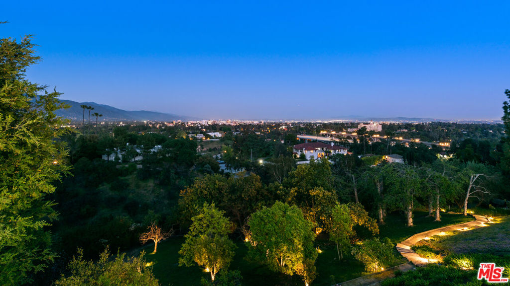 300 N San Rafael Avenue