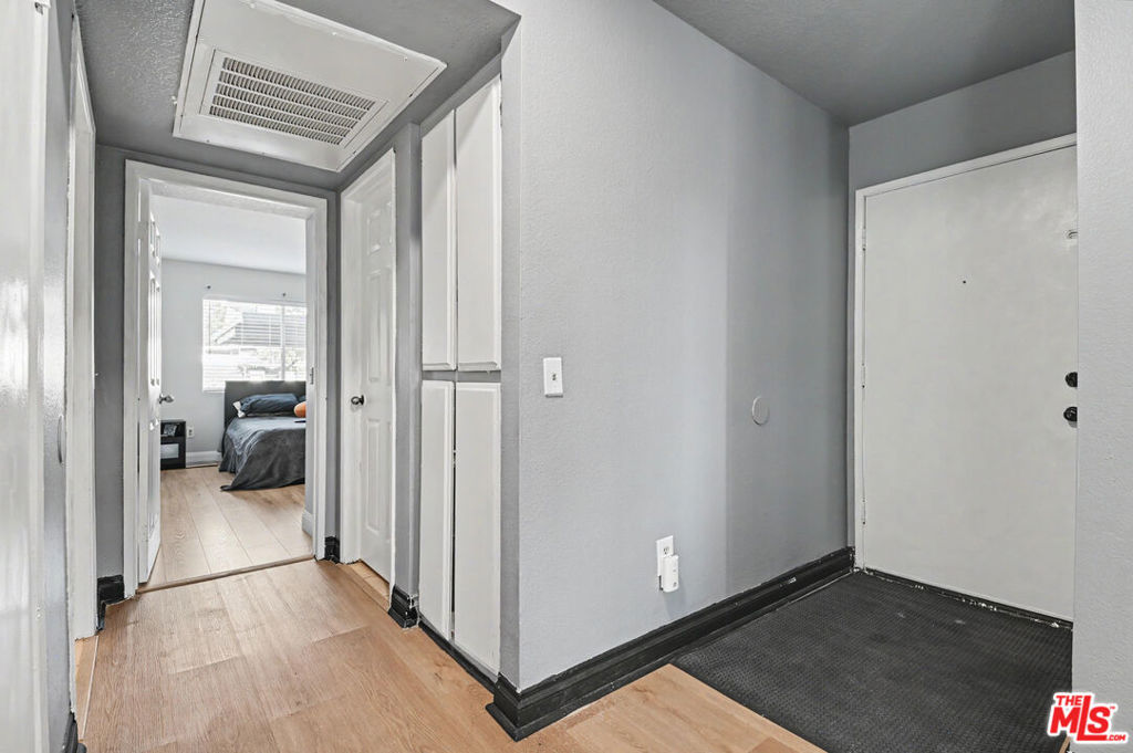 2596 Avenida Del Vista G104