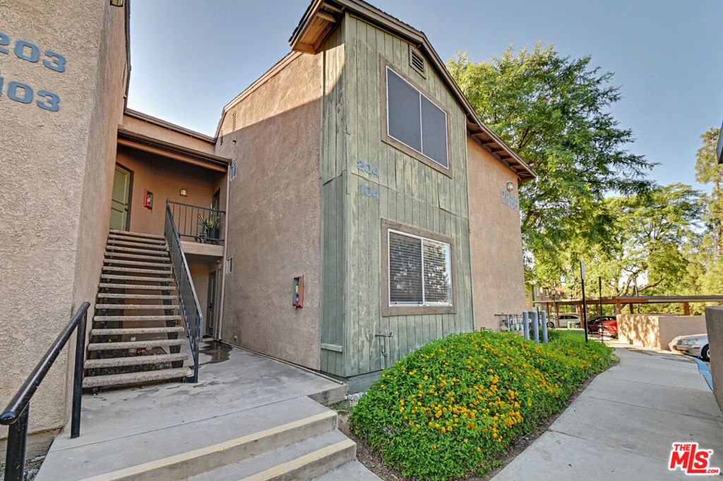 2596 Avenida Del Vista G104