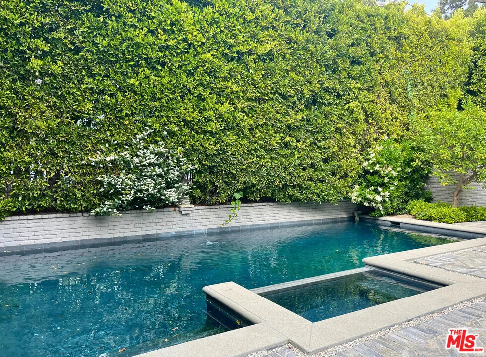 Santa Monica, California 90402, United States, 4 Bedrooms Bedrooms, ,4 BathroomsBathrooms,Residential,Active,143134