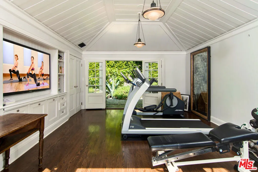 Santa Monica, California 90402, United States, 4 Bedrooms Bedrooms, ,4 BathroomsBathrooms,Residential,Active,143134