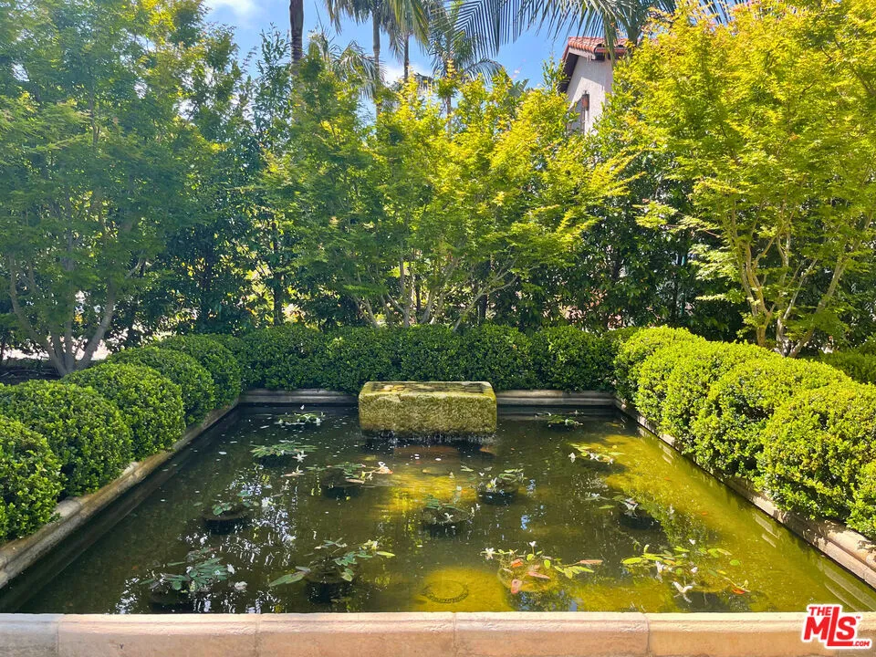 Santa Monica, California 90402, United States, 4 Bedrooms Bedrooms, ,4 BathroomsBathrooms,Residential,Active,143134