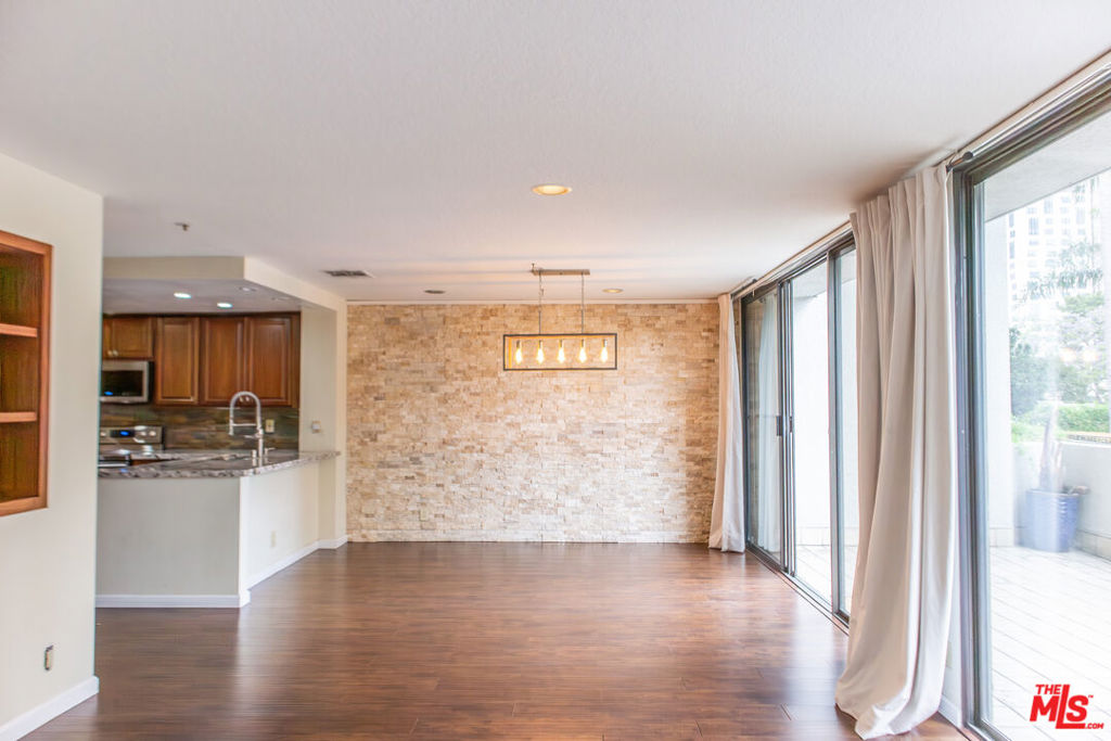 880 W 1st Street 205