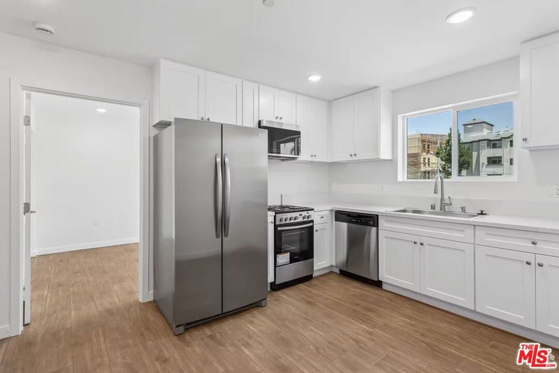 833 W 84th Street