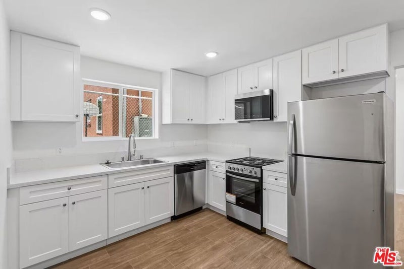 833 W 84th Street