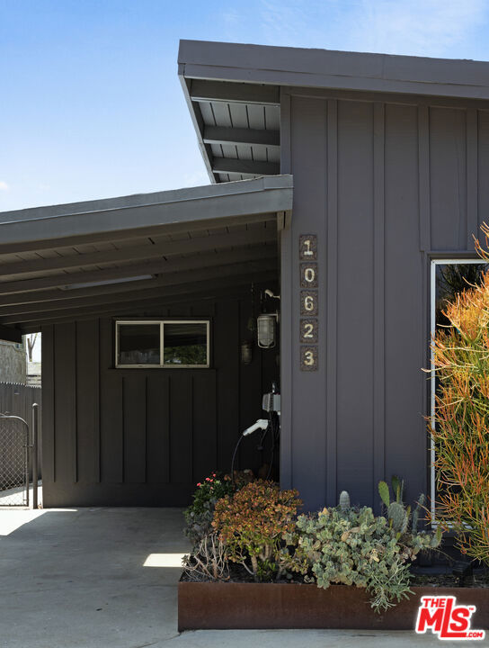 10623 Woodward Avenue