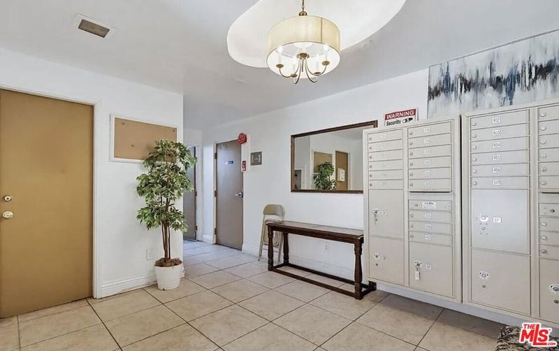 615 E Broadway 304