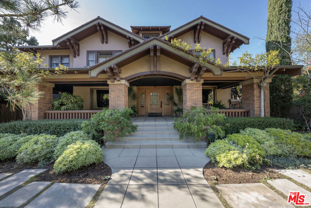 Properties 1 111 S Van Ness Avenue