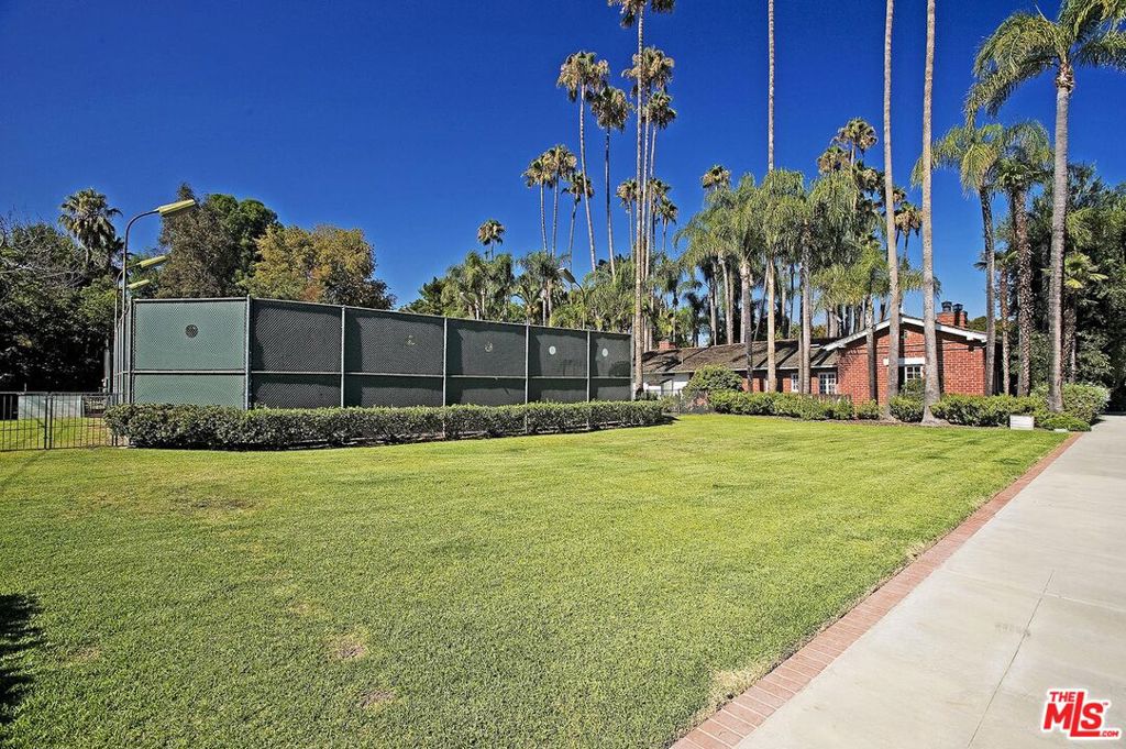 17545 Parthenia Street