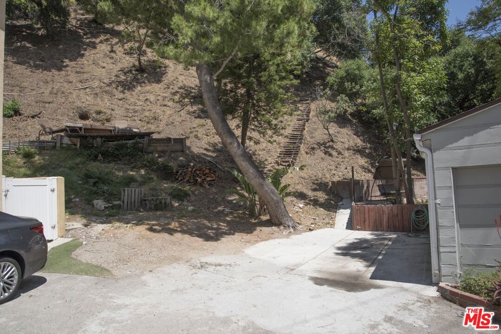 1023 Hollybush