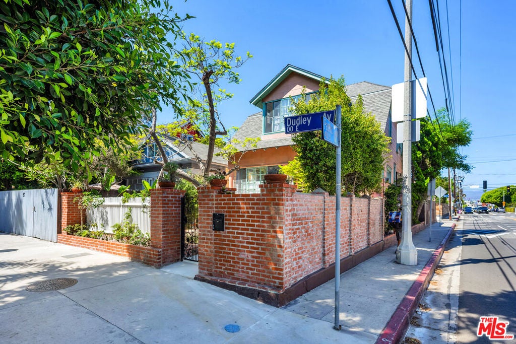 59 Dudley Avenue