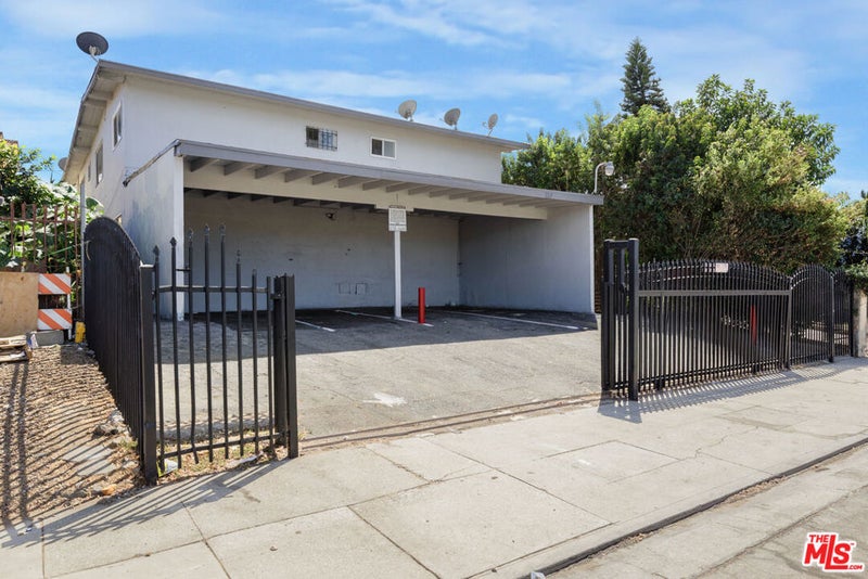1114 W 117th Street