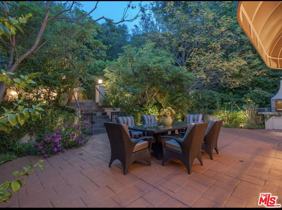 898 N Bundy Drive