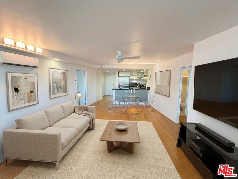 700 E Ocean Boulevard 1102