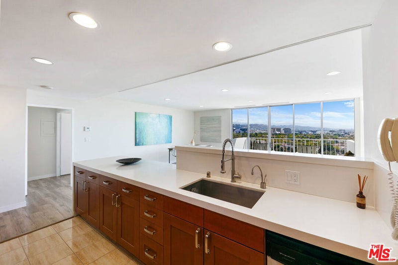 2160 Century Park East 804