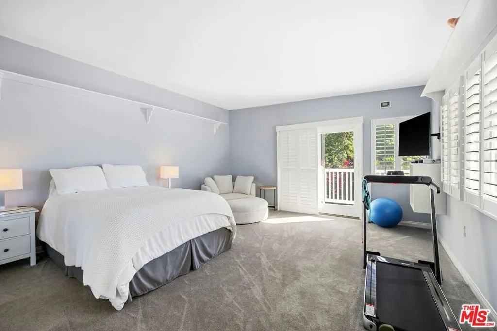 Los Angeles, California 90049, United States, 4 Bedrooms Bedrooms, ,5 BathroomsBathrooms,Residential,Active,251534