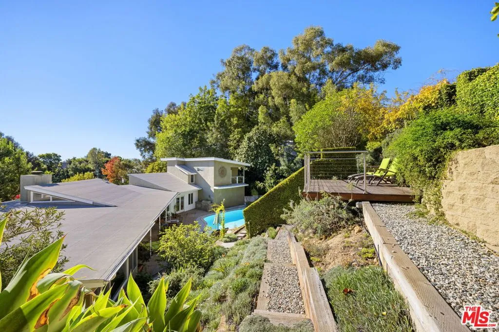 Los Angeles, California 90049, United States, 4 Bedrooms Bedrooms, ,5 BathroomsBathrooms,Residential,Active,251534