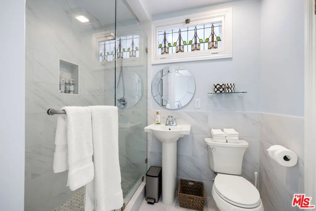 Los Angeles, California 90049, United States, 4 Bedrooms Bedrooms, ,5 BathroomsBathrooms,Residential,Active,251534