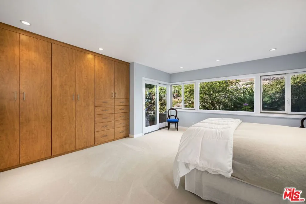 Los Angeles, California 90049, United States, 4 Bedrooms Bedrooms, ,5 BathroomsBathrooms,Residential,Active,251534