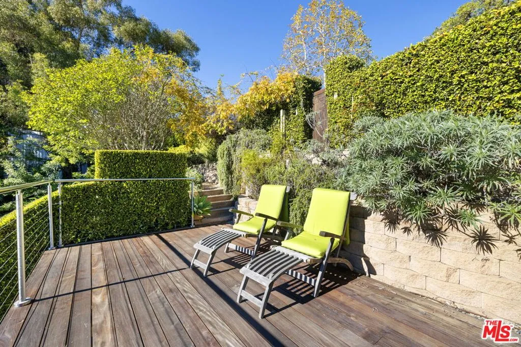 Los Angeles, California 90049, United States, 4 Bedrooms Bedrooms, ,5 BathroomsBathrooms,Residential,Active,251534