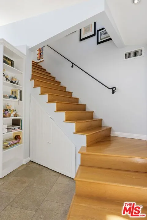 Los Angeles, California 90049, United States, 4 Bedrooms Bedrooms, ,5 BathroomsBathrooms,Residential,Active,251534