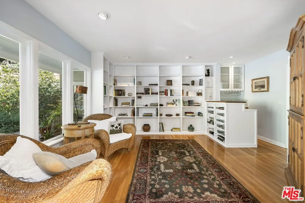 Los Angeles, California 90049, United States, 4 Bedrooms Bedrooms, ,5 BathroomsBathrooms,Residential,Active,251534