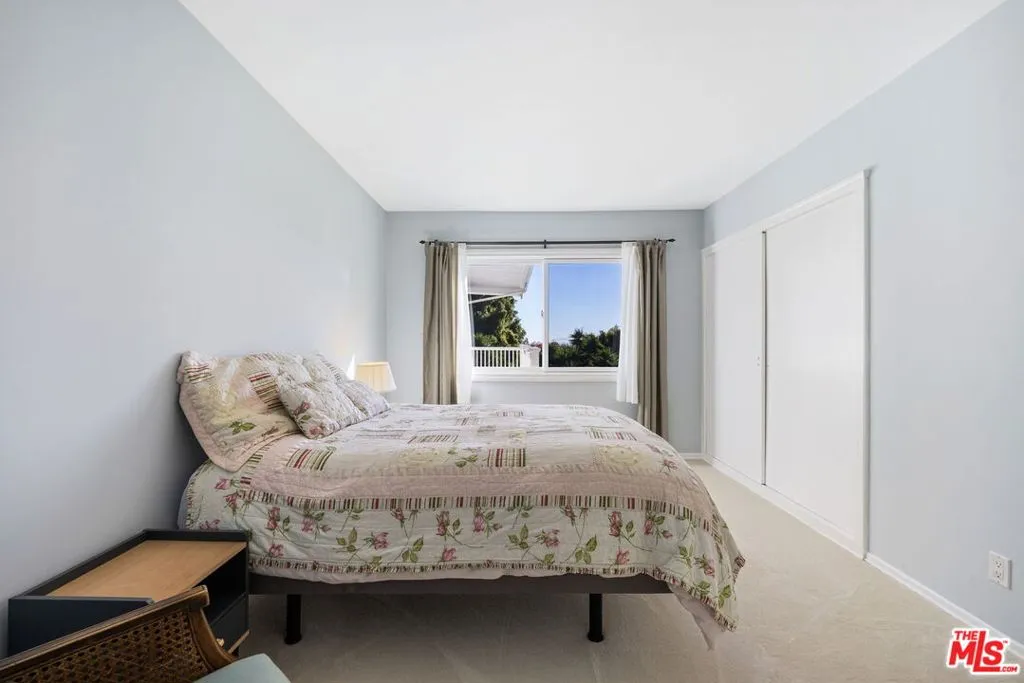 Los Angeles, California 90049, United States, 4 Bedrooms Bedrooms, ,5 BathroomsBathrooms,Residential,Active,251534