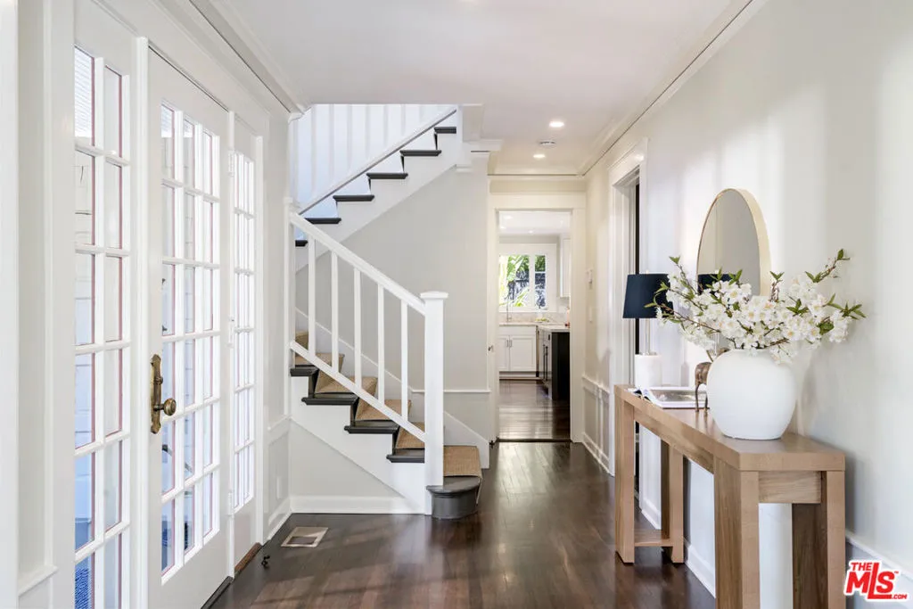 Santa Barbara, California 93101, United States, 3 Bedrooms Bedrooms, ,4 BathroomsBathrooms,Residential,Active,211767