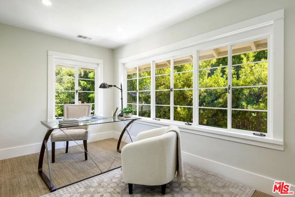 Santa Barbara, California 93101, United States, 3 Bedrooms Bedrooms, ,4 BathroomsBathrooms,Residential,Active,211767